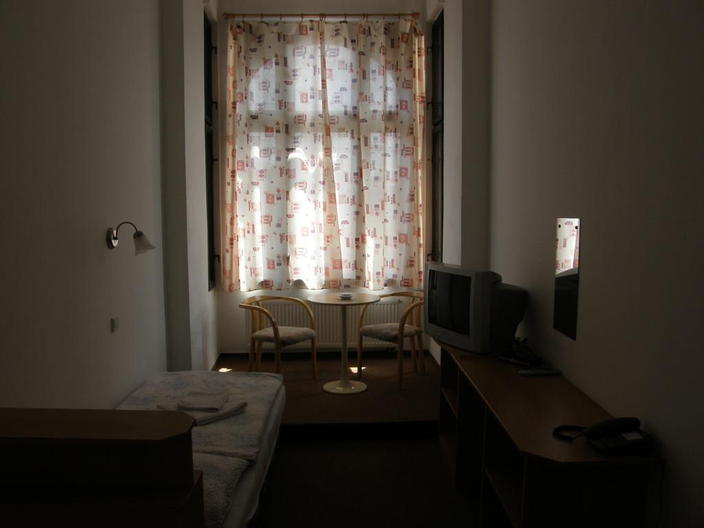 Hotel Filip Ceske Budejovice Buitenkant foto