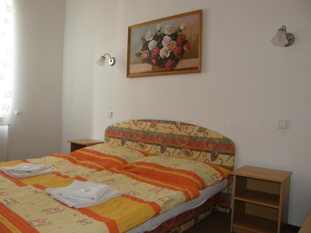 Hotel Filip Ceske Budejovice Buitenkant foto