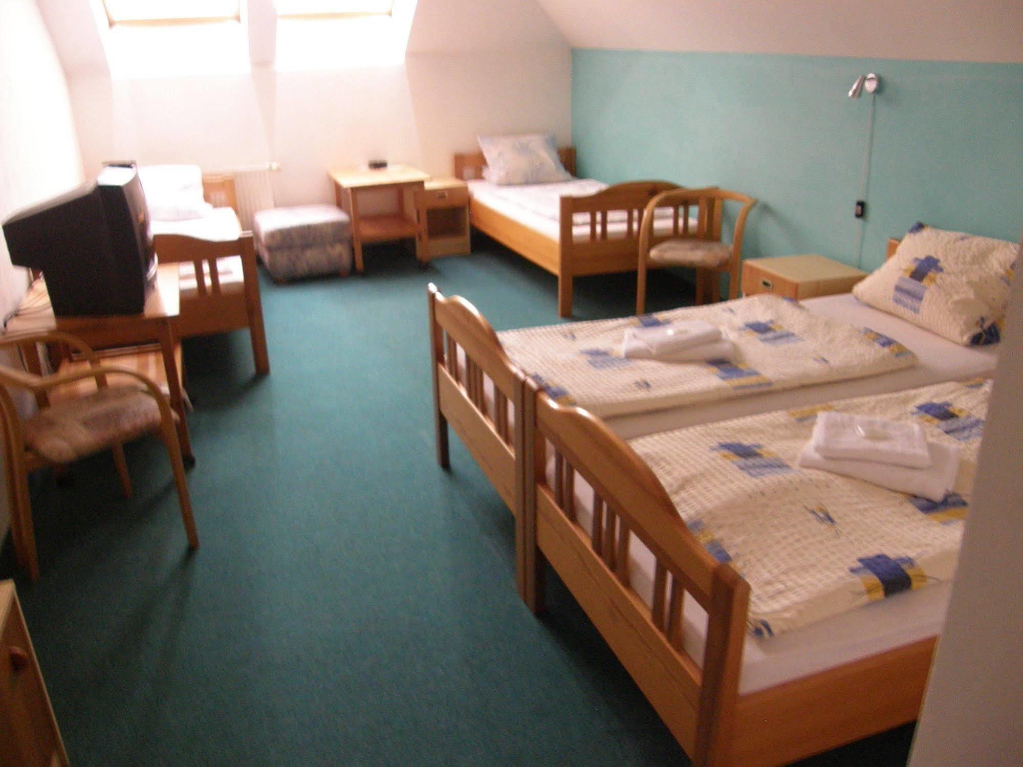 Hotel Filip Ceske Budejovice Buitenkant foto